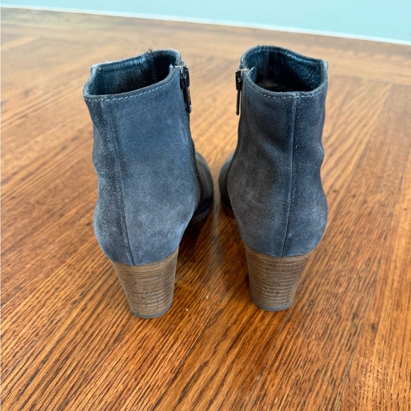 J. Crew Aggie Suede Grey Ankle Booties • Women’s 6.5 - Picture 4 of 7